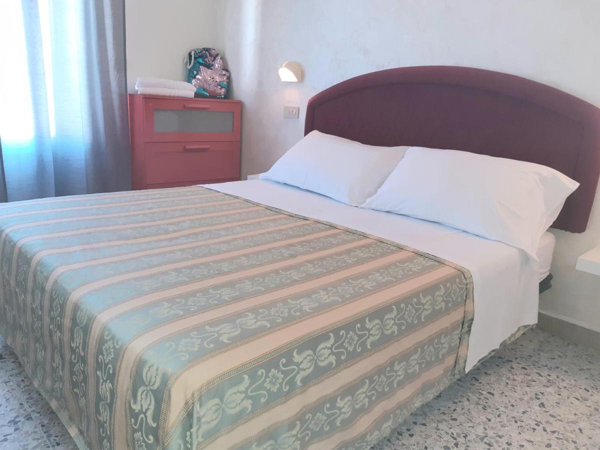 ריצ'יונה Hotel Raul מראה חיצוני תמונה