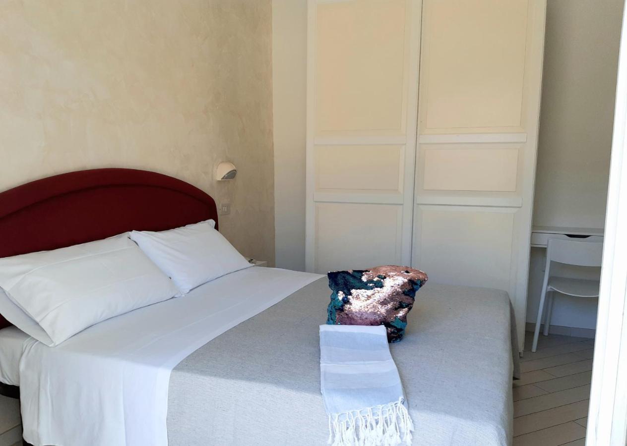ריצ'יונה Hotel Raul מראה חיצוני תמונה