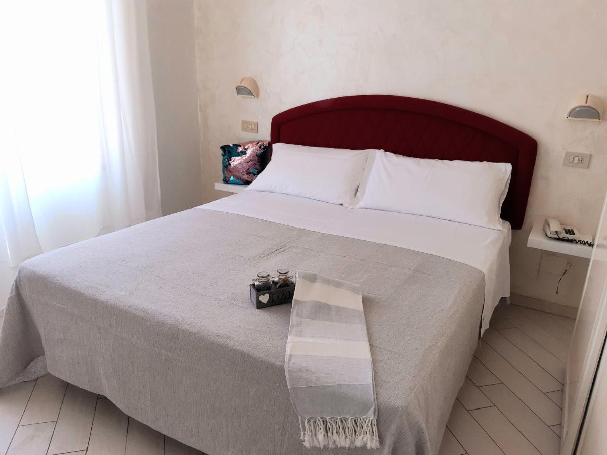 ריצ'יונה Hotel Raul מראה חיצוני תמונה