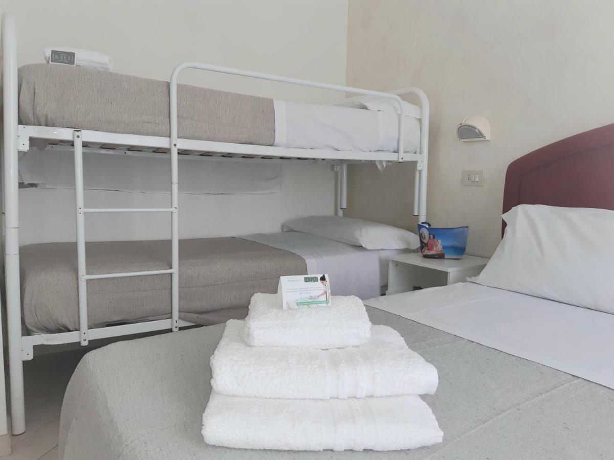 ריצ'יונה Hotel Raul מראה חיצוני תמונה