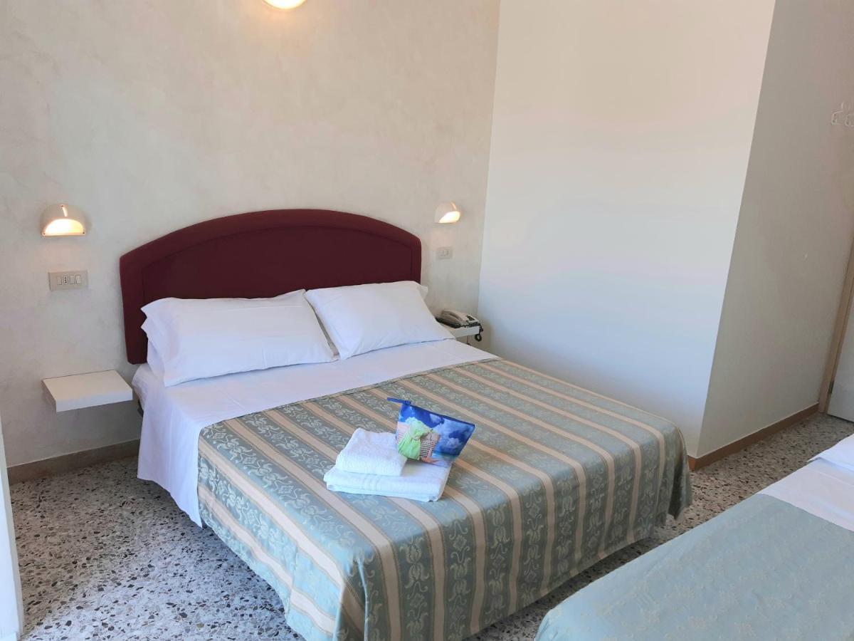 ריצ'יונה Hotel Raul מראה חיצוני תמונה