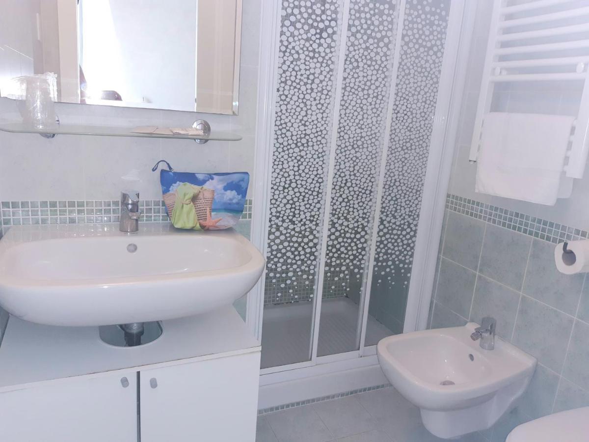ריצ'יונה Hotel Raul מראה חיצוני תמונה