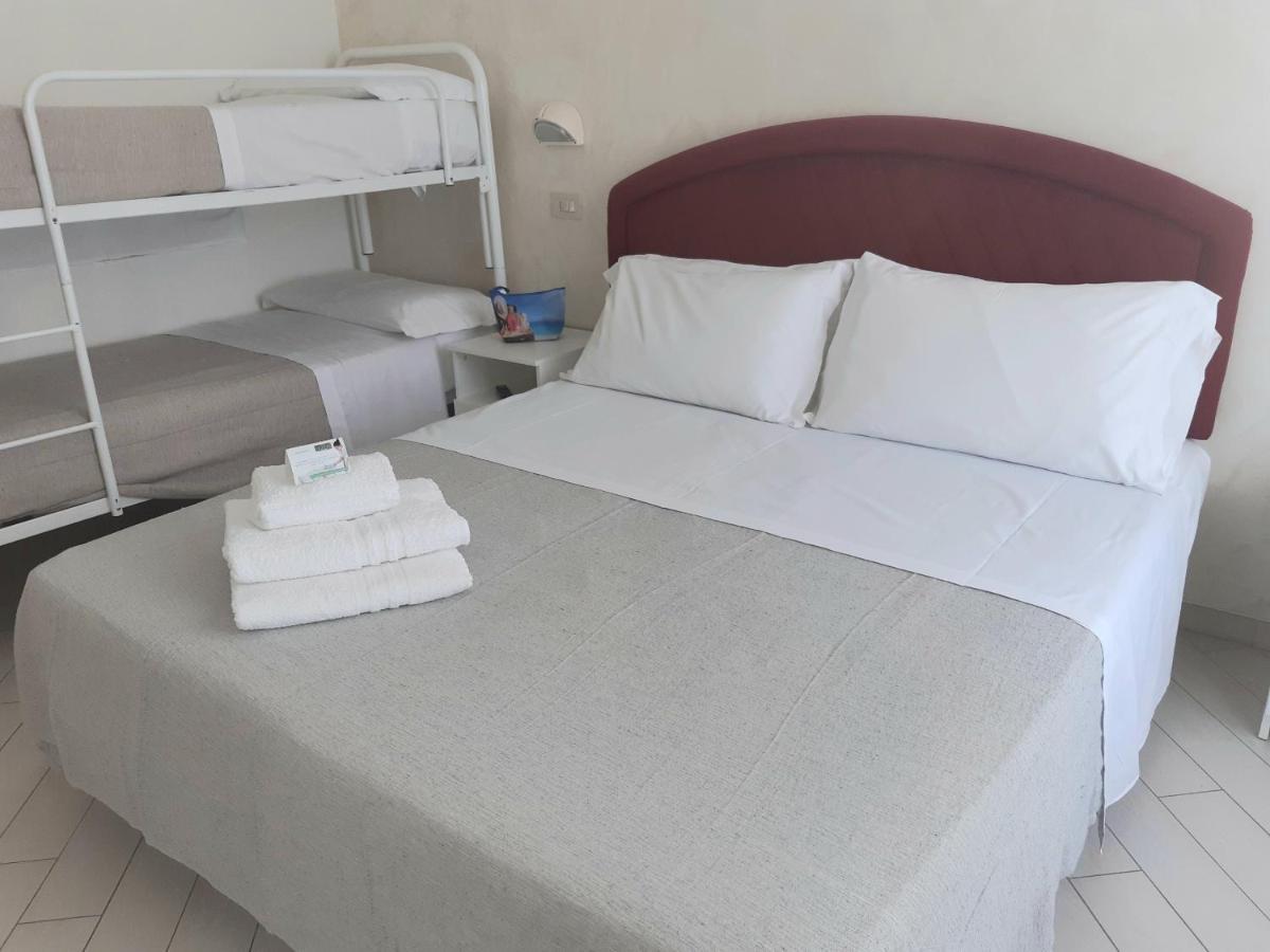 ריצ'יונה Hotel Raul מראה חיצוני תמונה