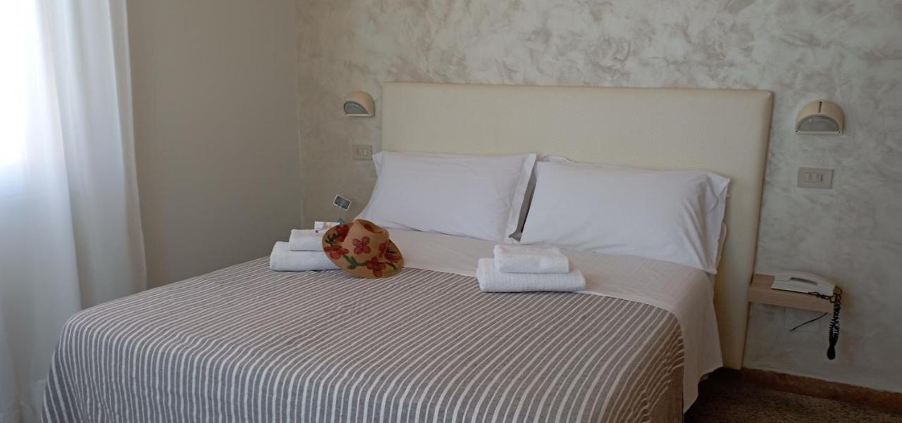 ריצ'יונה Hotel Raul מראה חיצוני תמונה