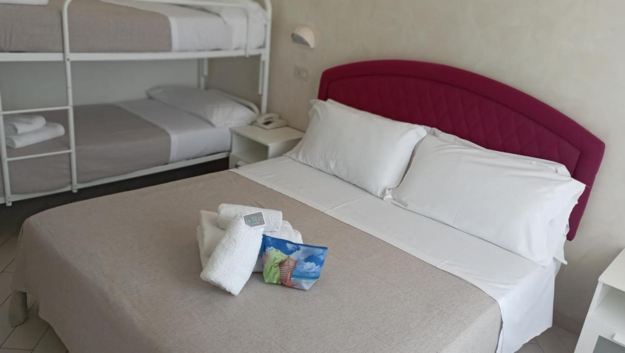 ריצ'יונה Hotel Raul מראה חיצוני תמונה