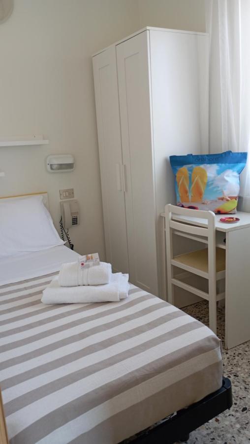 ריצ'יונה Hotel Raul מראה חיצוני תמונה