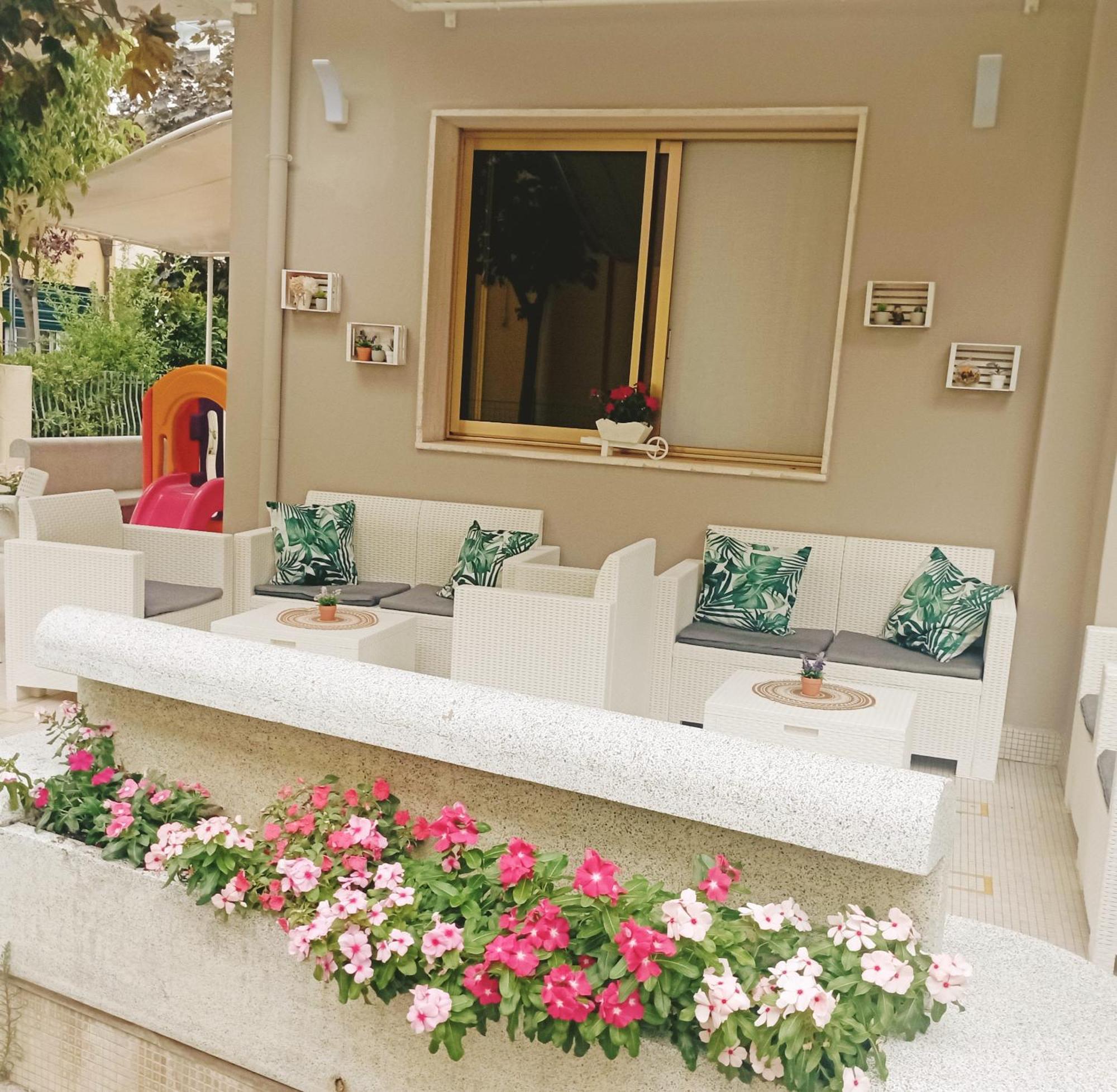 ריצ'יונה Hotel Raul מראה חיצוני תמונה