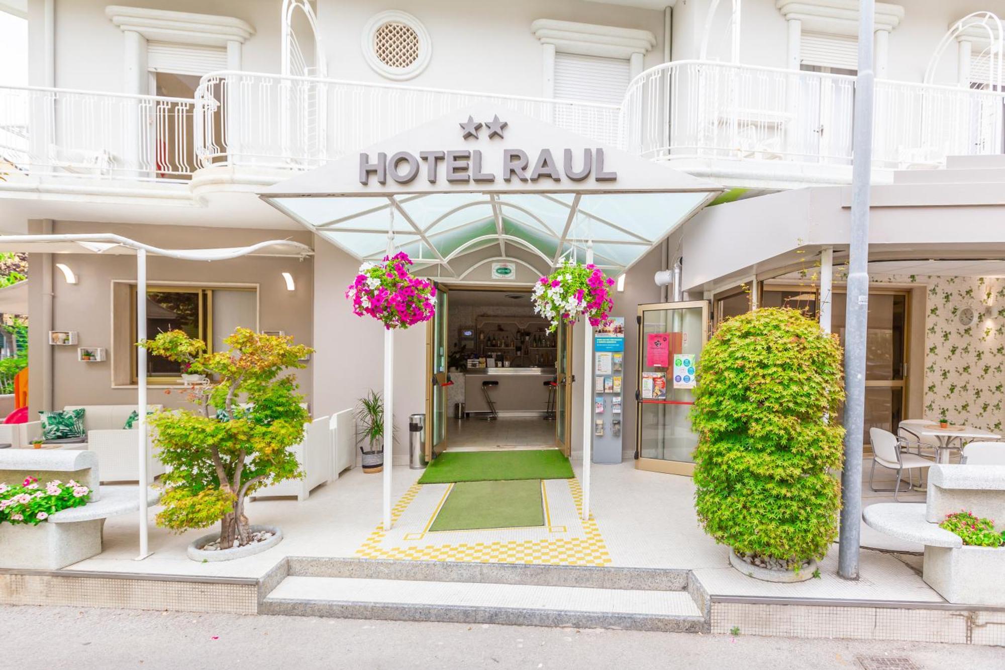 ריצ'יונה Hotel Raul מראה חיצוני תמונה