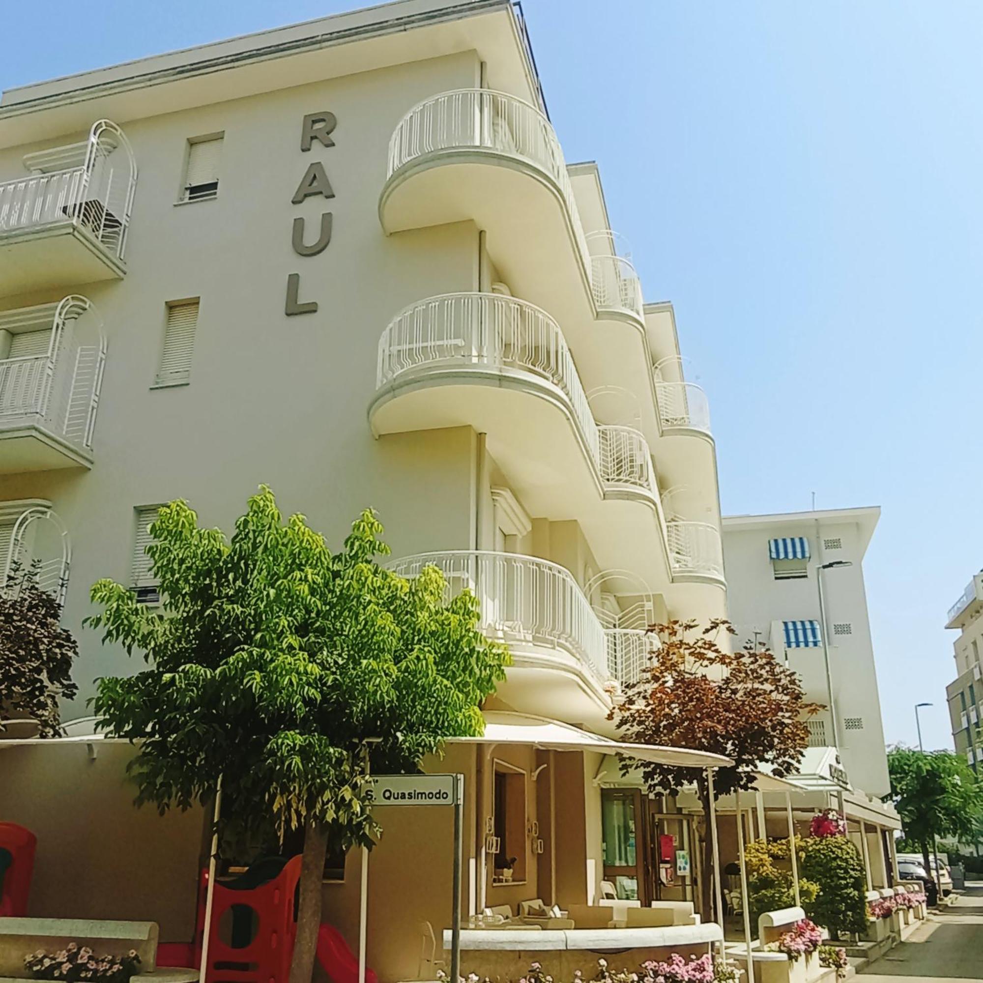 ריצ'יונה Hotel Raul מראה חיצוני תמונה